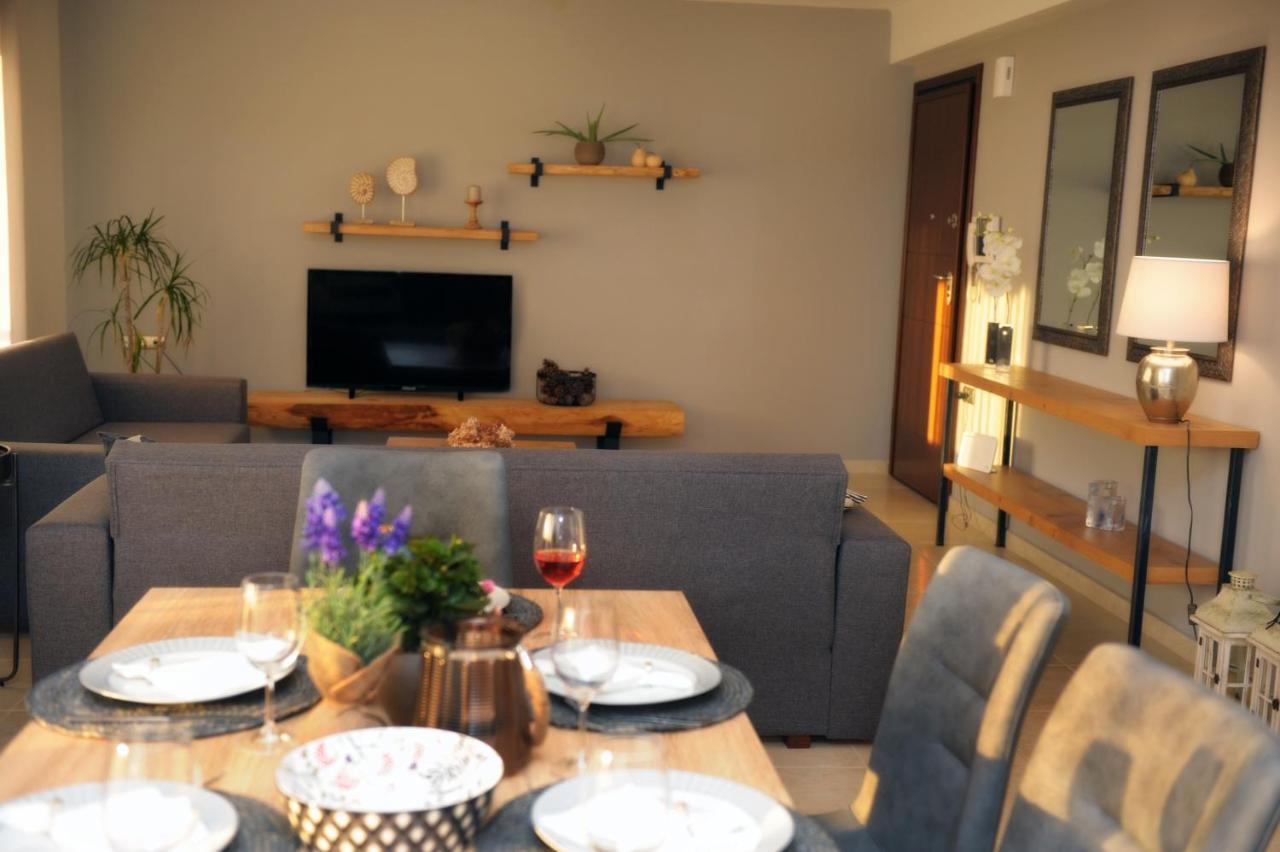 Onar Luxury Apartment Néa Péramos Exteriör bild