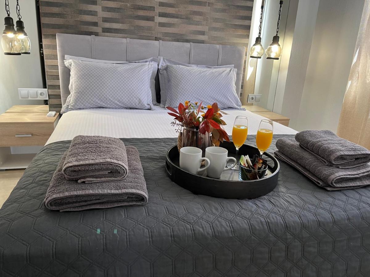 Onar Luxury Apartment Néa Péramos Exteriör bild