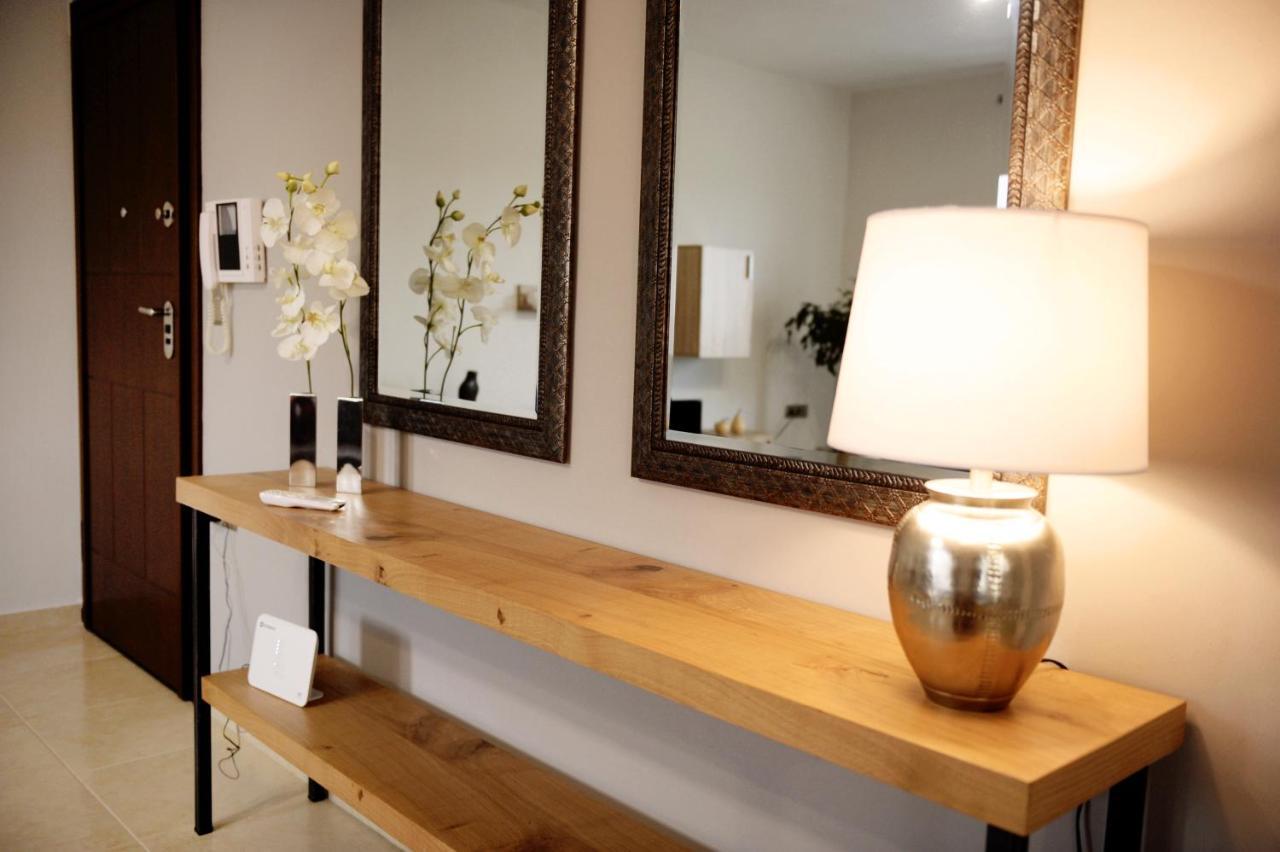 Onar Luxury Apartment Néa Péramos Exteriör bild